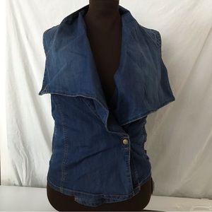 Kut From The Kloth Denim Stretchy Jean Vest NWOT Size Large With Big Lapel